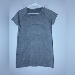 Lululemon Swiftly Tech Short Sleeve Crew Shirt 2.0 Gray Size 10